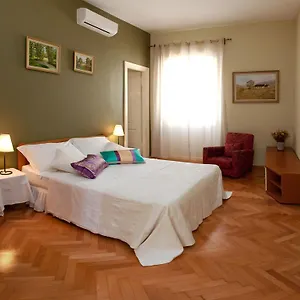 https://gianina-apartment.splithotels.org